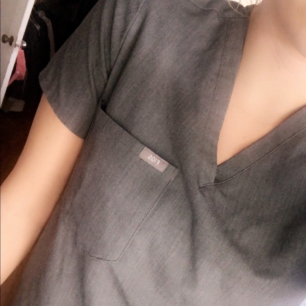 Figs scrub top